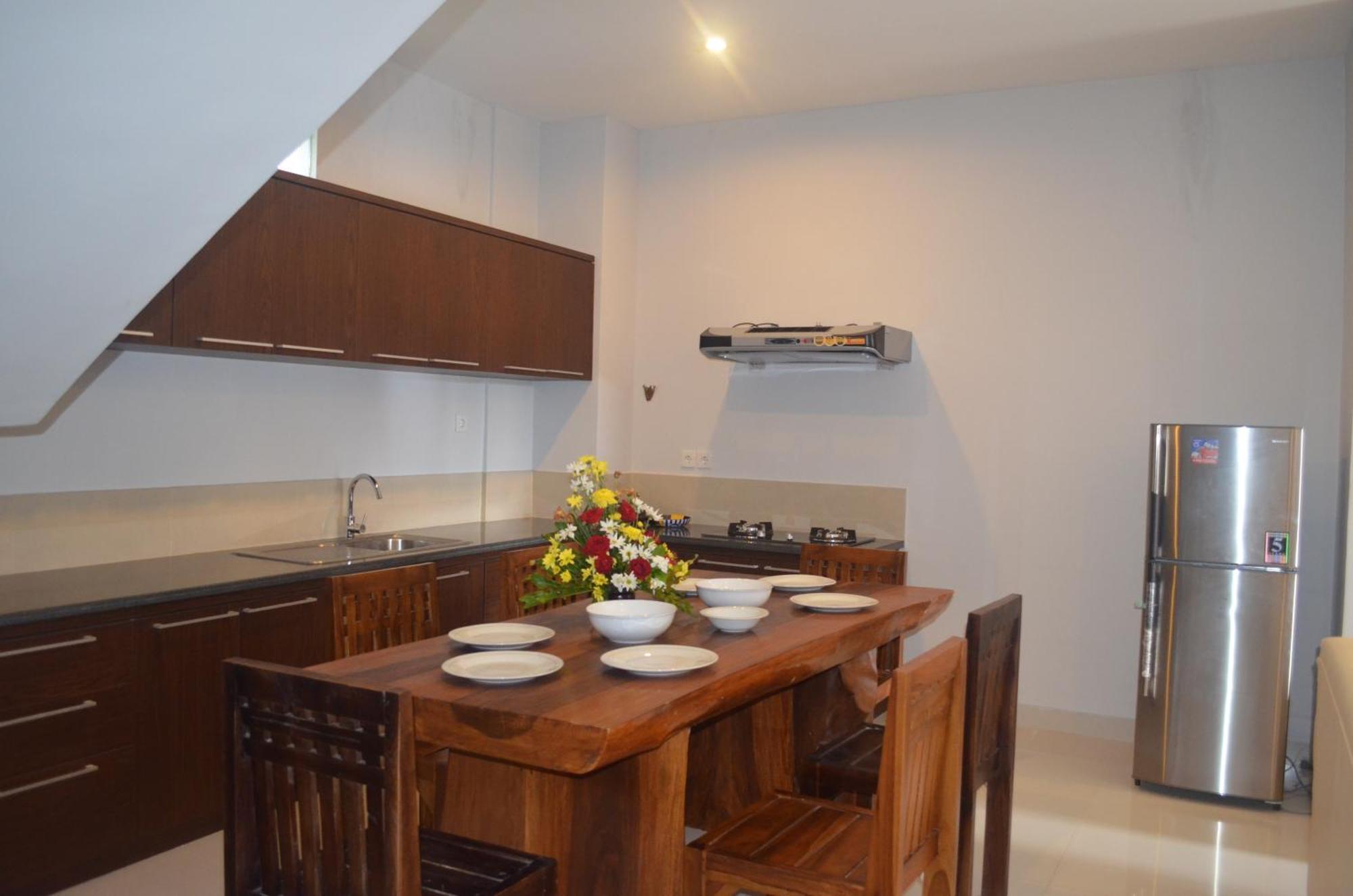 Nyoman Villa Sanur Rum bild